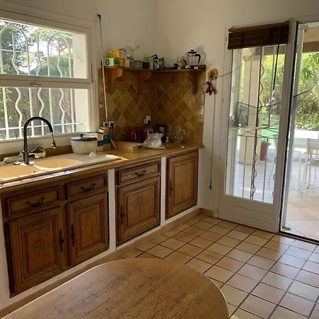 Villa A Avec Piscine, Climatisation Et Wi-fi, A 5 Min De La - Fr-1-335-169 Hyères