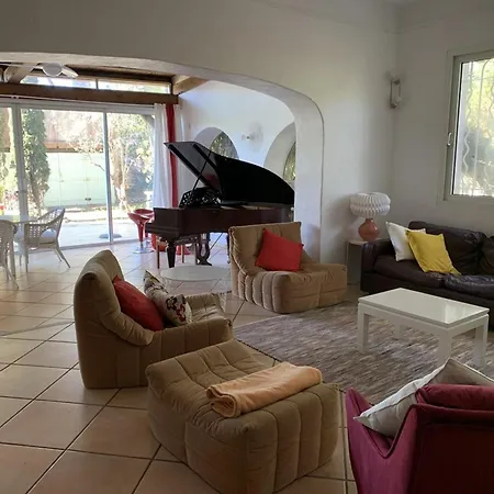 Villa A Avec Piscine, Climatisation Et Wi-fi, A 5 Min De La - Fr-1-335-169 Hyères
